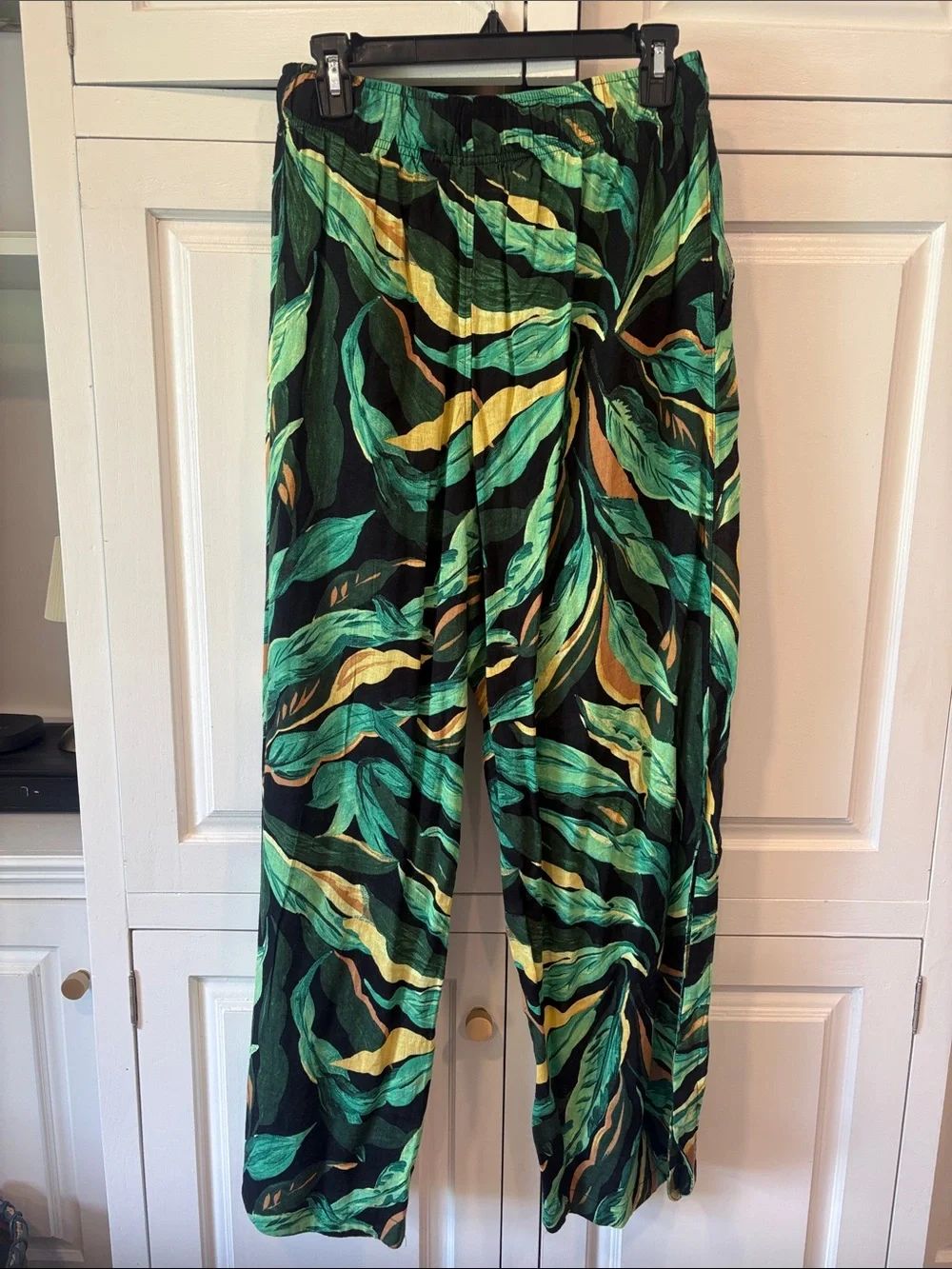 Like new Rachel Zoe linen blend tropical patterned pant